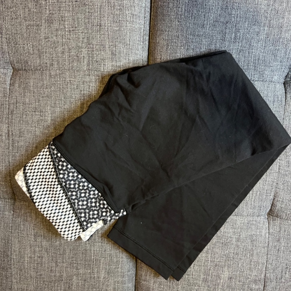 Lululemon - Picture 3 of 3